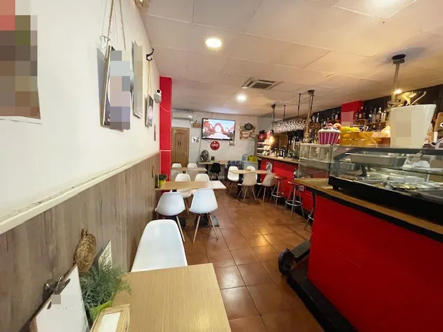 Traspaso Restaurante en Fondo con Licencia C3 y Gran Terraza - Arcadia Barcelona