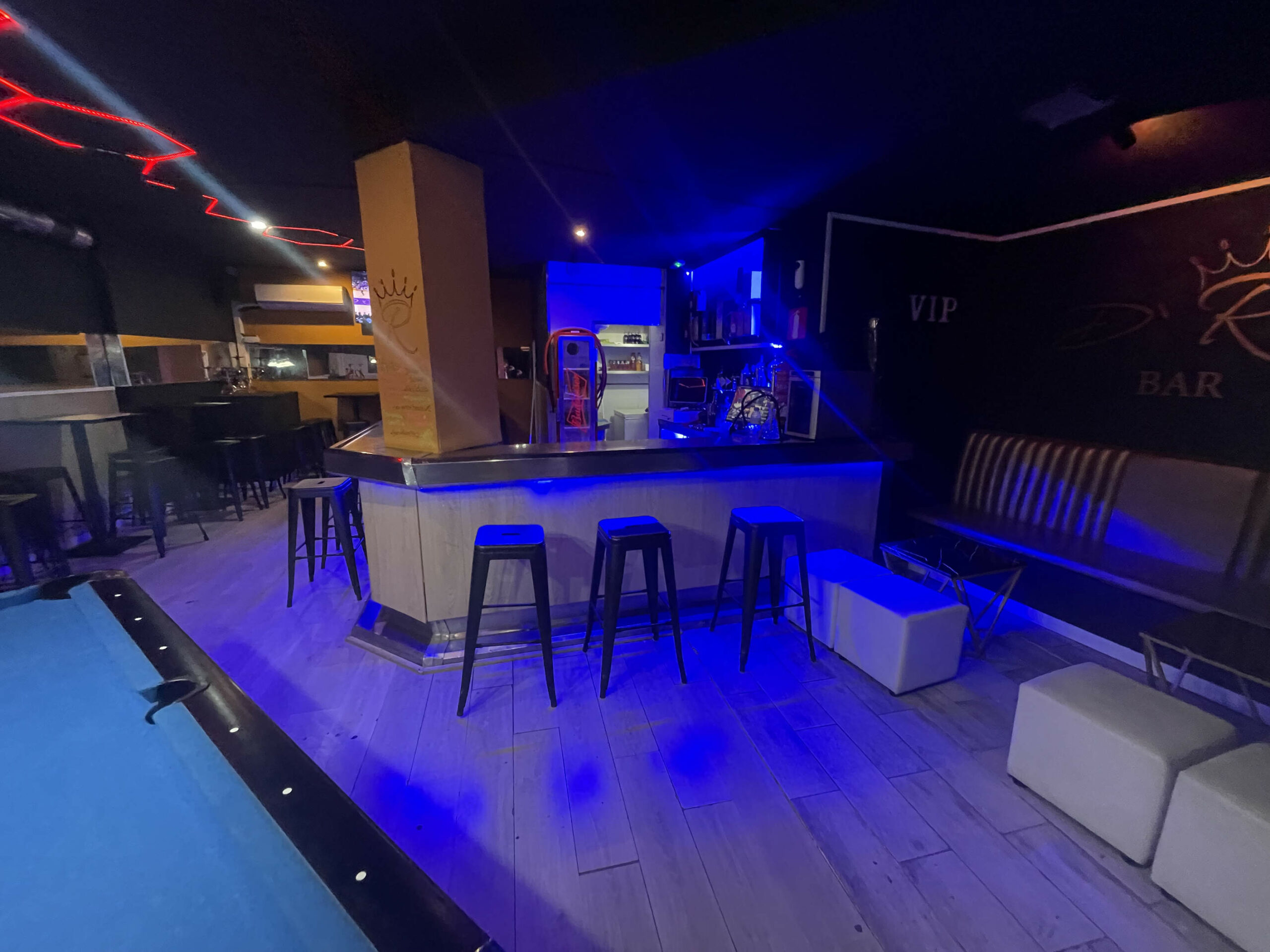 Oportunidad en Can Vidalet: Coctelería & Shishería con Alquiler «Low Cost»